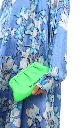 Женский клатч cloud xs BALENCIAGA зеленого цвета по цене 66650 руб., арт. 618895/1IZ03 | Фото 2 Женский клатч cloud xs BALENCIAGA зеленого цвета, арт. 618895/1IZ03 | Фото 2