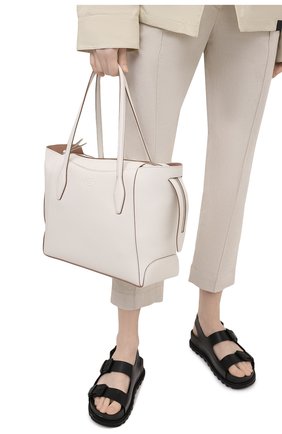 Женский сумка-шопер aos medium TOD’S белого цвета по цене 96250 руб., арт. XBWA0SA0300RIA | Фото 2 Женский сумка-шопер aos medium TOD’S белого цвета, арт. XBWA0SA0300RIA | Фото 2