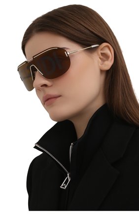 Женские солнцезащитные очки FENDI коричневого цвета по цене 38000 руб., арт. M0098 3YG | Фото 2 Женские солнцезащитные очки FENDI коричневого цвета, арт. M0098 3YG | Фото 2 (Тип очков: С/з; Оптика Гендер: оптика-унисекс)