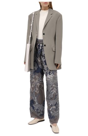 Женские брюки GIORGIO ARMANI серого цвета по цене 266000 руб., арт. 1SHPP0G0/T029Q | Фото 2 Женские брюки GIORGIO ARMANI серого цвета, арт. 1SHPP0G0/T029Q | Фото 2