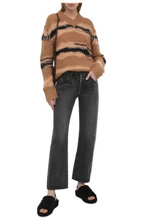 Женского домашние туфли fluff yeah slide UGG черного цвета по цене 10350 руб., арт. 1095119_BLK | Фото 2 Женского домашние туфли fluff yeah slide UGG черного цвета, арт. 1095119_BLK | Фото 2