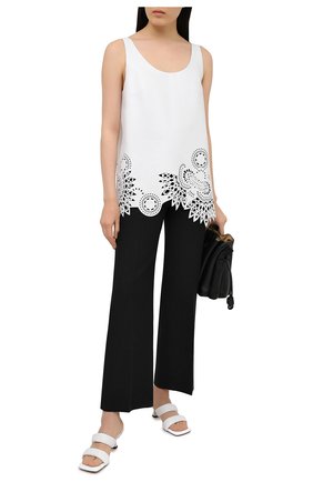 Женский кожаный топ DRIES VAN NOTEN белого цвета по цене 114500 руб., арт. 211-31806-2371 | Фото 2 Женский кожаный топ DRIES VAN NOTEN белого цвета, арт. 211-31806-2371 | Фото 2 (Длина (для топов): Стандартные; Материал внешний: Кожа, Натуральная кожа; Кросс-КТ: без рукавов; Рукава: Без рукавов; Стили: Романтичный)
