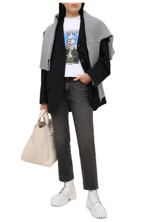 Женская хлопковая футболка BALENCIAGA белого цвета по цене 59950 руб., арт. 641590/TJVH8 | Фото 2 Женская хлопковая футболка BALENCIAGA белого цвета, арт. 641590/TJVH8 | Фото 2
