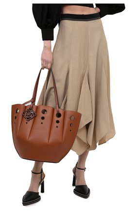 Женский сумка-тоут shell LOEWE коричневого цвета, арт. A657R52X13 | Фото 2 (Материал: Натуральная кожа; Размер: medium; Ошибки технического описания: Нет ширины; Сумки-технические: Сумки-шопперы)