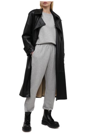 Женские хлопковые джоггеры THE FRANKIE SHOP серого цвета по цене 19200 руб., арт. PA VAN KR 08 | Фото 2 Женские хлопковые джоггеры THE FRANKIE SHOP серого цвета, арт. PA VAN KR 08 | Фото 2