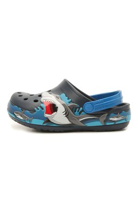 Детские сабо shark lights CROCS черного цвета по цене 3800 руб., арт. 207070-410 | Фото 2 Детские сабо shark lights CROCS черного цвета, арт. 207070-410 | Фото 2