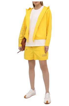 Женские хлопковые шорты DSQUARED2 желтого цвета по цене 56650 руб., арт. S75MU0372/S53579 | Фото 2 Женские хлопковые шорты DSQUARED2 желтого цвета, арт. S75MU0372/S53579 | Фото 2