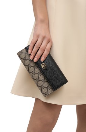 Женские кожаный кошелек на цепочке petite marmont GUCCI черного цвета по цене 64250 руб., арт. 546585/17WAG | Фото 2 Женские кожаный кошелек на цепочке petite marmont GUCCI черного цвета, арт. 546585/17WAG | Фото 2