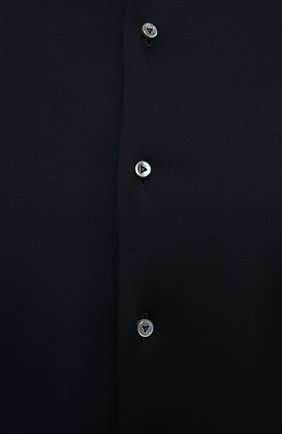Мужская хлопковая рубашка VAN LAACK темно-синего цвета, арт. M-PER-LSF/180031 | Фото 5 (Манжеты: На пуговицах; Рукава: Длинные; Воротник: Акула; Случай: Повседневный; Длина (для топов): Стандартные; Материал внешний: Хлопок; Принт: Однотонные; Стили: Кэжуэл)