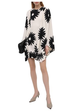 Женское платье из вискозы STELLA MCCARTNEY черно-белого цвета по цене 170500 руб., арт. 602873/SRA21 | Фото 2 Женское платье из вискозы STELLA MCCARTNEY черно-белого цвета, арт. 602873/SRA21 | Фото 2 (Длина Ж (юбки, платья, шорты): Мини; Материал внешний: Вискоза; Рукава: Длинные; Женское Кросс-КТ: Платье-одежда; Стили: Романтичный; Случай: Вечерний; Региональные ограничения белый список (Axapta Mercury): RU)