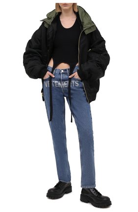 Женские джинсы VETEMENTS синего цвета по цене 133500 руб., арт. WE51PA300B 2803/BLUE | Фото 2 Женские джинсы VETEMENTS синего цвета, арт. WE51PA300B 2803/BLUE | Фото 2