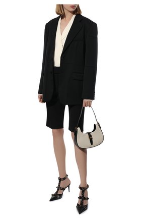 Женские шорты DRIES VAN NOTEN черного цвета по цене 56300 руб., арт. 211-10907-2031 | Фото 2 Женские шорты DRIES VAN NOTEN черного цвета, арт. 211-10907-2031 | Фото 2 (Стили: Кэжуэл; Женское Кросс-КТ: Шорты-одежда; Материал внешний: Шерсть, Синтетический материал; Длина Ж (юбки, платья, шорты): Мини; Региональные ограничения белый список (Axapta Mercury): RU)