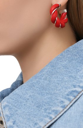 Женские серьги BOTTEGA VENETA красного цвета по цене 44400 руб., арт. 628948/V507C | Фото 2 Женские серьги BOTTEGA VENETA красного цвета, арт. 628948/V507C | Фото 2 (Материал: Серебро; Региональные ограничения белый список (Axapta Mercury): RU)