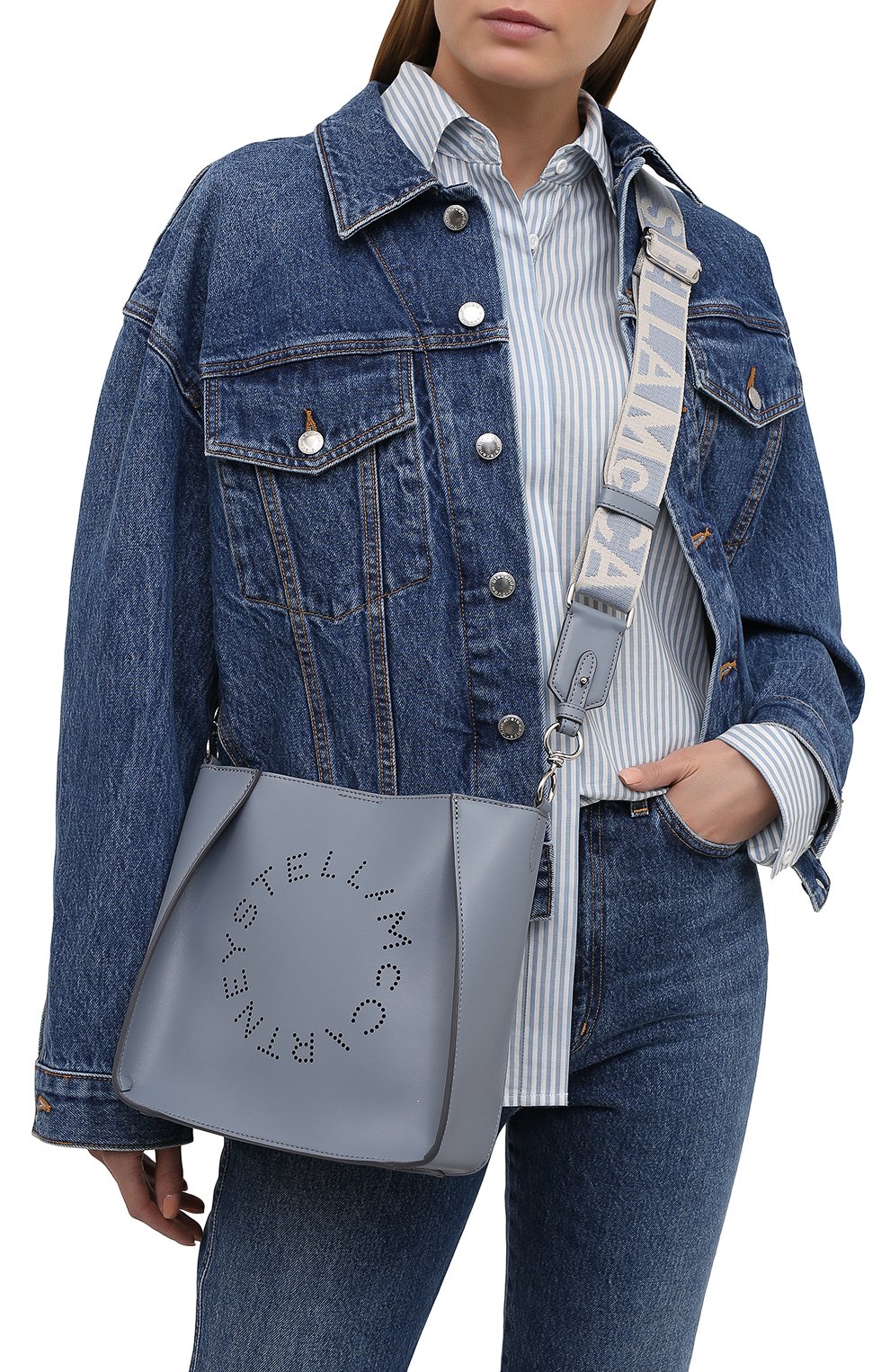 Женская сумка stella logo mini STELLA MCCARTNEY голубого цвета по цене 58800 руб., арт. 700073/W8542 | Фото 2 Женская сумка stella logo mini STELLA MCCARTNEY голубого цвета, арт. 700073/W8542 | Фото 2