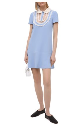 Женское платье REDVALENTINO голубого цвета по цене 57800 руб., арт. VR3VAX85/5MD | Фото 2 Женское платье REDVALENTINO голубого цвета, арт. VR3VAX85/5MD | Фото 2