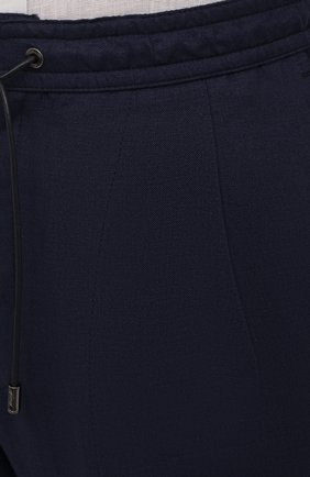Мужские льняные брюки BRIONI темно-синего цвета, арт. RPMJ0M/P6114/NEW JAMAICA | Фото 5 (Длина (брюки, джинсы): Стандартные; Случай: Повседневный; Региональные ограничения белый список (Axapta Mercury): RU; Материал внешний: Лен; Стили: Кэжуэл)