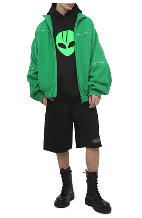 Мужской хлопковое худи BALENCIAGA черного цвета по цене 76050 руб., арт. 641679/TJV95 | Фото 2 Мужской хлопковое худи BALENCIAGA черного цвета, арт. 641679/TJV95 | Фото 2 (Материал внешний: Хлопок; Длина (для топов): Удлиненные; Рукава: Длинные; Мужское Кросс-КТ: Худи-одежда; Стили: Гранж, Спорт-шик; Принт: С принтом)