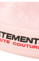Женская шерстяная шапка VETEMENTS розового цвета, арт. UE51SA500P 1399/W | Фото 3 (Материал: Текстиль, Шерсть)