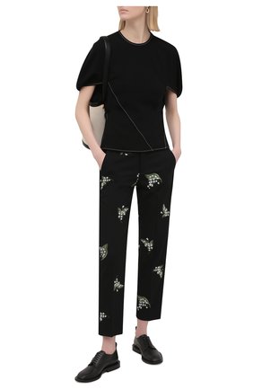 Женские брюки из хлопка и шерсти REDVALENTINO черного цвета по цене 49950 руб., арт. VR3RBD45/5M4 | Фото 2 Женские брюки из хлопка и шерсти REDVALENTINO черного цвета, арт. VR3RBD45/5M4 | Фото 2