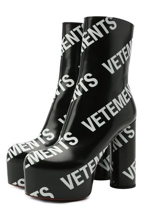 Женские кожаные ботильоны VETEMENTS черно-белого цвета по цене 124500 руб., арт. WE51HE200B 2471 | Фото 1 Женские кожаные ботильоны VETEMENTS черно-белого цвета, арт. WE51HE200B 2471 | Фото 1