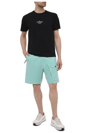 Мужские шорты STONE ISLAND голубого цвета по цене 24200 руб., арт. 7415L15X4 | Фото 2 Мужские шорты STONE ISLAND голубого цвета, арт. 7415L15X4 | Фото 2