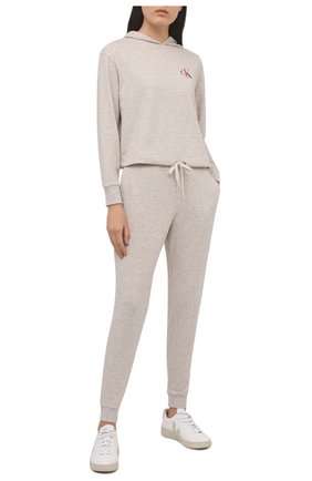 Женские хлопковые брюки CALVIN KLEIN серого цвета по цене 6940 руб., арт. QS6429E | Фото 2 Женские хлопковые брюки CALVIN KLEIN серого цвета, арт. QS6429E | Фото 2