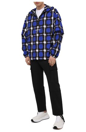 Мужская куртка MARCELO BURLON синего цвета по цене 83550 руб., арт. CME0007S21FAB001 | Фото 2 Мужская куртка MARCELO BURLON синего цвета, арт. CME0007S21FAB001 | Фото 2