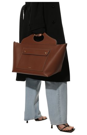 Женский сумка-тоут pocket medium BURBERRY коричневого цвета по цене 179000 руб., арт. 8039048 | Фото 2 Женский сумка-тоут pocket medium BURBERRY коричневого цвета, арт. 8039048 | Фото 2 (Ошибки технического описания: Нет ширины; Материал: Натуральная кожа; Размер: medium; Сумки-технические: Сумки-шопперы)