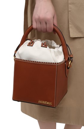 Женская сумка le seau carre JACQUEMUS коричневого цвета по цене 66150 руб., арт. 211BA10/312820 | Фото 2 Женская сумка le seau carre JACQUEMUS коричневого цвета, арт. 211BA10/312820 | Фото 2