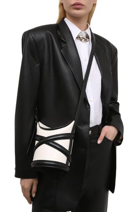 Женская сумка curve ALEXANDER MCQUEEN черно-белого цвета по цене 114500 руб., арт. 656467/1YB41 | Фото 2 Женская сумка curve ALEXANDER MCQUEEN черно-белого цвета, арт. 656467/1YB41 | Фото 2