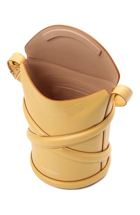 Женская сумка curve ALEXANDER MCQUEEN желтого цвета, арт. 656467/1YB40 | Фото 4 (Сумки-технические: Сумки через плечо; Материал: Натуральная кожа; Размер: mini; Ремень/цепочка: На ремешке)