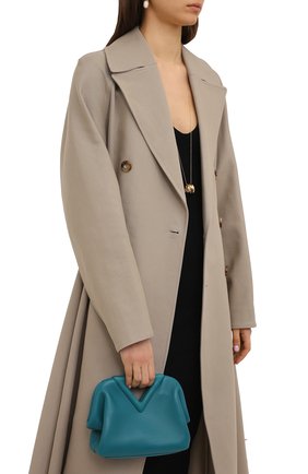 Женская сумка point small BOTTEGA VENETA бирюзового цвета по цене 158000 руб., арт. 658476/VCP40 | Фото 2 Женская сумка point small BOTTEGA VENETA бирюзового цвета, арт. 658476/VCP40 | Фото 2 (Сумки-технические: Сумки через плечо, Сумки top-handle; Материал: Натуральная кожа; Региональные ограничения белый список (Axapta Mercury): RU; Ремень/цепочка: На ремешке; Размер: small)