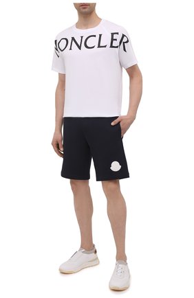 Мужские хлопковые шорты MONCLER темно-синего цвета по цене 32400 руб., арт. G1-091-8H741-00-809KR | Фото 2 Мужские хлопковые шорты MONCLER темно-синего цвета, арт. G1-091-8H741-00-809KR | Фото 2