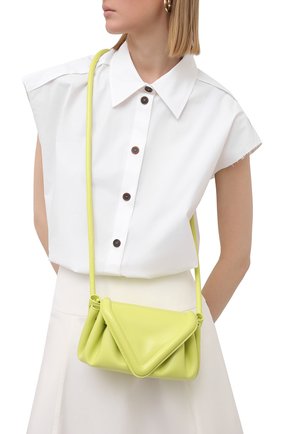 Женская сумка beak small BOTTEGA VENETA салатового цвета по цене 211500 руб., арт. 658521/VCP30 | Фото 2 Женская сумка beak small BOTTEGA VENETA салатового цвета, арт. 658521/VCP30 | Фото 2 (Сумки-технические: Сумки через плечо; Материал: Натуральная кожа; Региональные ограничения белый список (Axapta Mercury): RU; Ремень/цепочка: На ремешке; Размер: small)