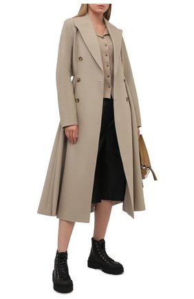 Женские кожаные шорты BATS черного цвета по цене 0 руб., арт. FW20/S_024 | Фото 2 Женские кожаные шорты BATS черного цвета, арт. FW20/S_024 | Фото 2 (Женское Кросс-КТ: Шорты-одежда; Стили: Гламурный; Материал внешний: Синтетический материал, Натуральная кожа; Кросс-КТ: Широкие; Региональные ограничения белый список (Axapta Mercury): RU; Длина Ж (юбки, платья, шорты): До колена; Материал подклада: Вискоза)