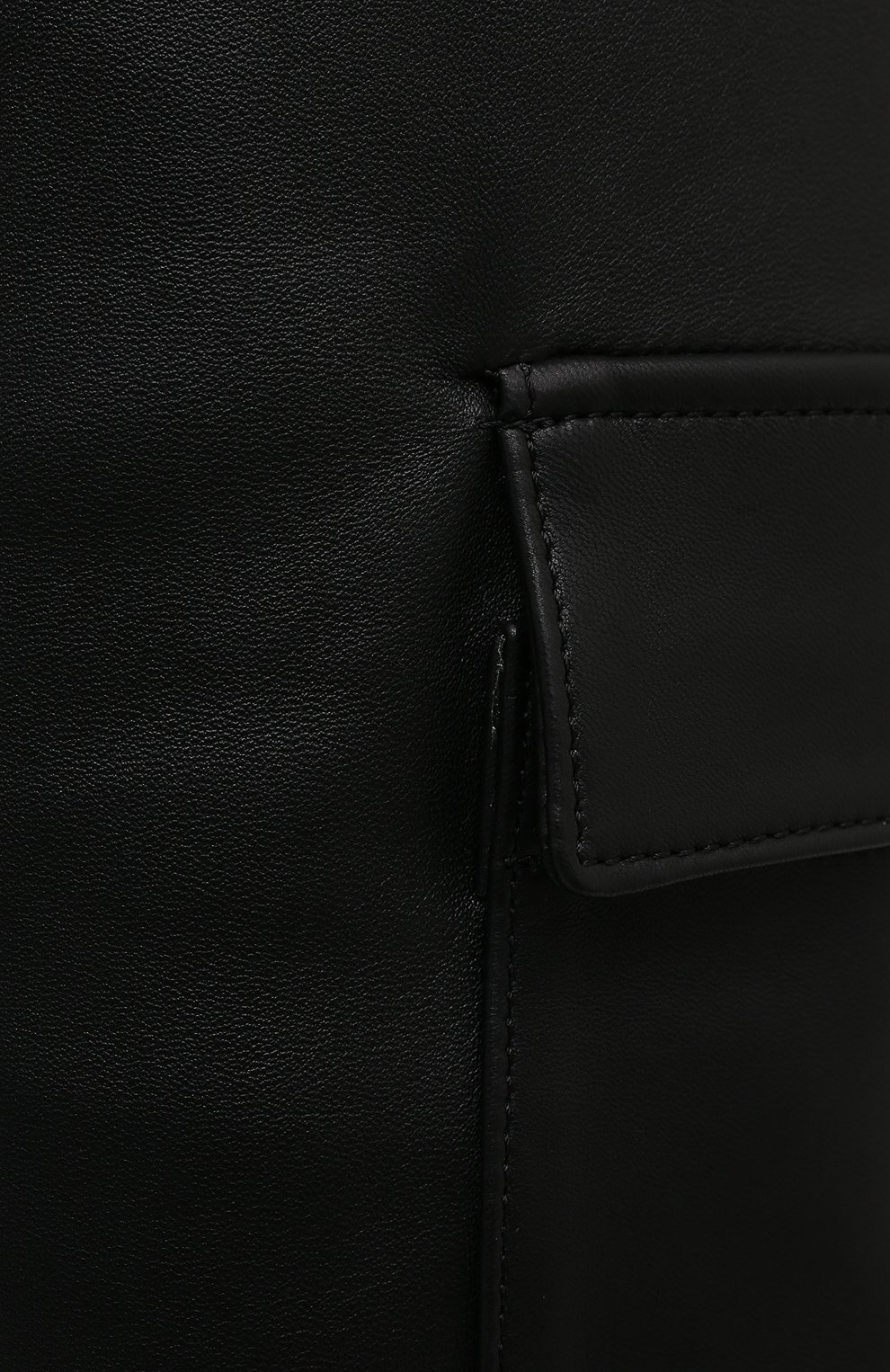 Женские кожаные шорты BATS черного цвета по цене 0 руб., арт. FW20/S_024 | Фото 5 Женские кожаные шорты BATS черного цвета, арт. FW20/S_024 | Фото 5 (Женское Кросс-КТ: Шорты-одежда; Стили: Гламурный; Материал внешний: Синтетический материал, Натуральная кожа; Кросс-КТ: Широкие; Региональные ограничения белый список (Axapta Mercury): RU; Длина Ж (юбки, платья, шорты): До колена; Материал подклада: Вискоза)