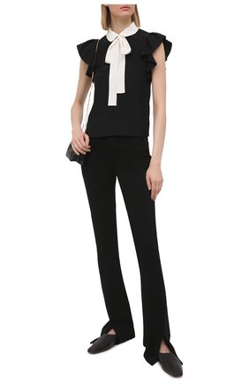 Женский шелковый топ REDVALENTINO черно-белого цвета по цене 36800 руб., арт. VR0AEC75/48P | Фото 2 Женский шелковый топ REDVALENTINO черно-белого цвета, арт. VR0AEC75/48P | Фото 2