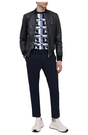Мужские хлопковые брюки DOLCE & GABBANA темно-синего цвета по цене 56750 руб., арт. GY6FET/G8BQ0 | Фото 2 Мужские хлопковые брюки DOLCE & GABBANA темно-синего цвета, арт. GY6FET/G8BQ0 | Фото 2