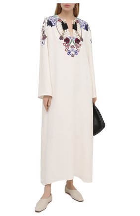 Женское шелковое платье VALENTINO белого цвета по цене 529500 руб., арт. VB3VAVA31MM | Фото 2 Женское шелковое платье VALENTINO белого цвета, арт. VB3VAVA31MM | Фото 2