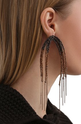 Женские серьги BRUNELLO CUCINELLI золотого цвета по цене 117500 руб., арт. M0RW9LX51/M | Фото 2 Женские серьги BRUNELLO CUCINELLI золотого цвета, арт. M0RW9LX51/M | Фото 2