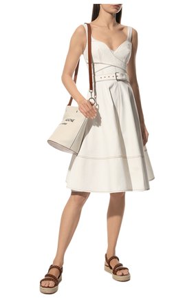 Женское джинсовое платье ALEXANDER MCQUEEN белого цвета по цене 161000 руб., арт. 648946/QMAA9 | Фото 2 Женское джинсовое платье ALEXANDER MCQUEEN белого цвета, арт. 648946/QMAA9 | Фото 2 (Материал внешний: Хлопок; Случай: Коктейльный; Стили: Романтичный; Кросс-КТ: Деним; Рукава: Без рукавов; Женское Кросс-КТ: Платье-одежда, Сарафаны; Длина Ж (юбки, платья, шорты): До колена)