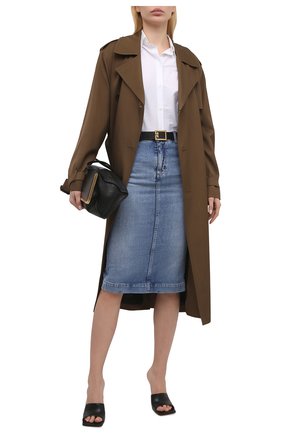 Женская джинсовая юбка TOM FORD голубого цвета по цене 94750 руб., арт. GCD055-DEX128 | Фото 2 Женская джинсовая юбка TOM FORD голубого цвета, арт. GCD055-DEX128 | Фото 2 (Женское Кросс-КТ: Юбка-одежда; Материал внешний: Хлопок; Стили: Кэжуэл; Кросс-КТ: Деним; Длина Ж (юбки, платья, шорты): Миди)