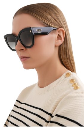 Женские солнцезащитные очки FENDI черного цвета, арт. 0435 807 | Фото 2 (Тип очков: С/з; Региональные ограничения белый список (Axapta Mercury): RU; Оптика Гендер: оптика-женское; Очки форма: Cat-eye)