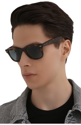 Женские солнцезащитные очки RAY-BAN коричневого цвета по цене 12500 руб., арт. 4340-63973M | Фото 3 Женские солнцезащитные очки RAY-BAN коричневого цвета, арт. 4340-63973M | Фото 3
