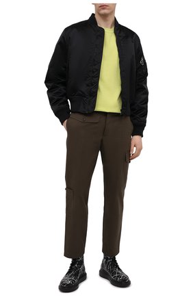 Мужская хлопковая футболка BOTTEGA VENETA светло-зеленого цвета по цене 30800 руб., арт. 649055/VF1U0 | Фото 2 Мужская хлопковая футболка BOTTEGA VENETA светло-зеленого цвета, арт. 649055/VF1U0 | Фото 2 (Длина (для топов): Стандартные; Принт: Без принта; Материал внешний: Хлопок; Рукава: Короткие; Стили: Минимализм)