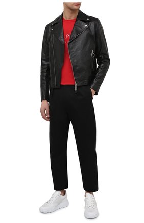 Мужские кожаные кроссовки ALEXANDER MCQUEEN белого цвета по цене 41650 руб., арт. 645887/WHZ9A | Фото 2 Мужские кожаные кроссовки ALEXANDER MCQUEEN белого цвета, арт. 645887/WHZ9A | Фото 2 (Подошва: Массивная; Материал внешний: Кожа; Стили: Гранж; Материал внутренний: Натуральная кожа)