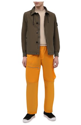 Мужская куртка STONE ISLAND хаки цвета по цене 52400 руб., арт. 741541022 | Фото 2 Мужская куртка STONE ISLAND хаки цвета, арт. 741541022 | Фото 2 (Кросс-КТ: Ветровка, Куртка; Длина (верхняя одежда): Короткие; Материал внешний: Синтетический материал; Стили: Кэжуэл, Милитари; Рукава: Длинные)