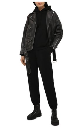 Женские хлопковые джоггеры WARDROBE.NYC черного цвета по цене 27800 руб., арт. W2005R02 | Фото 2 Женские хлопковые джоггеры WARDROBE.NYC черного цвета, арт. W2005R02 | Фото 2