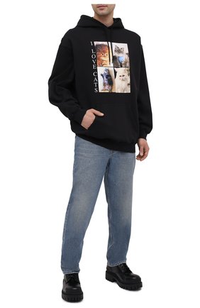 Мужской хлопковое худи BALENCIAGA черного цвета по цене 67450 руб., арт. 570811/TJVG9 | Фото 2 Мужской хлопковое худи BALENCIAGA черного цвета, арт. 570811/TJVG9 | Фото 2 (Длина (для топов): Удлиненные; Принт: С принтом; Материал внешний: Хлопок; Мужское Кросс-КТ: Худи-одежда; Стили: Гранж; Рукава: Длинные)