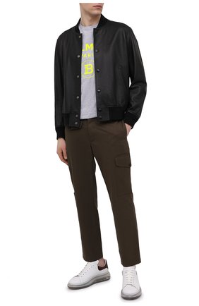 Мужская хлопковая футболка BALMAIN серого цвета по цене 32000 руб., арт. VH0EF000/B092 | Фото 2 Мужская хлопковая футболка BALMAIN серого цвета, арт. VH0EF000/B092 | Фото 2